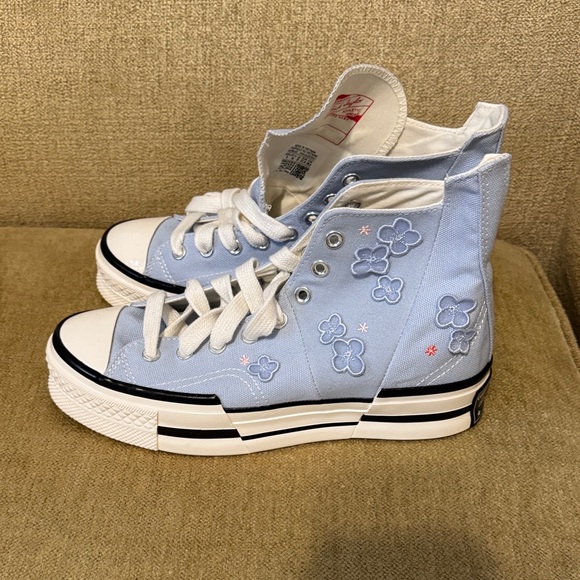 NWOB Converse Chuck 70 Plus 3D Flowers Canvas High Top Platform Shoes Women’s 10 - Picture 4 of 7
